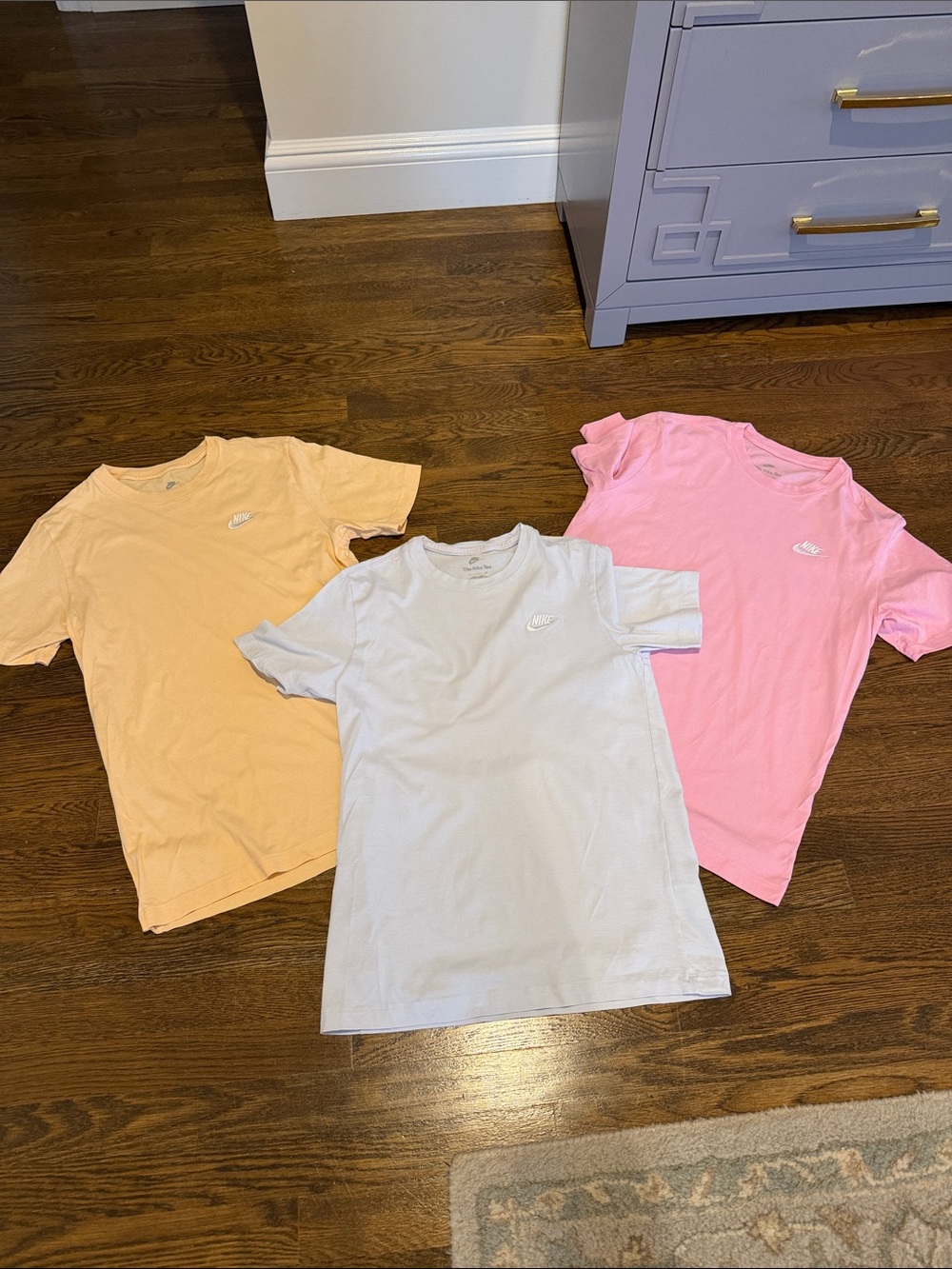 3 t-shirts